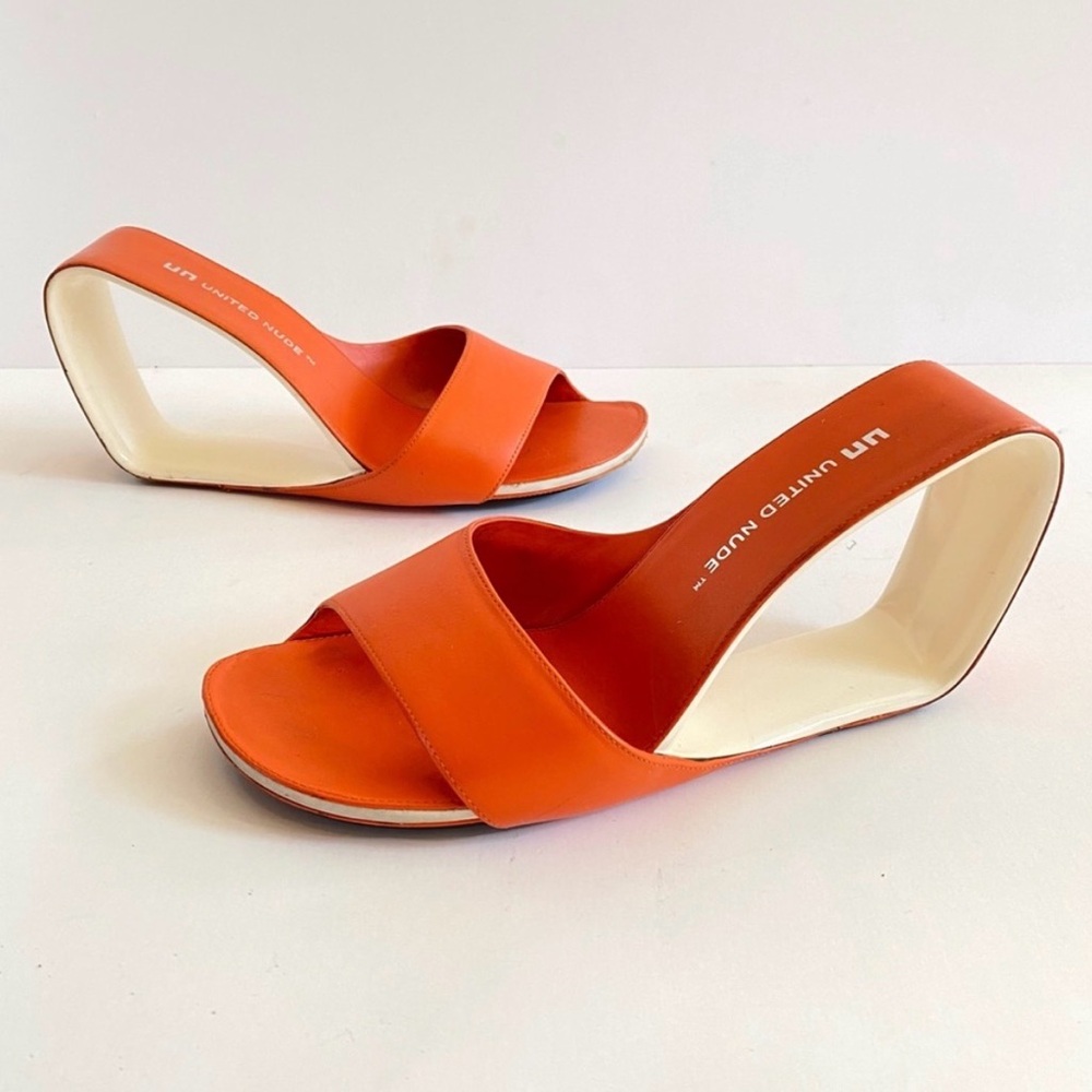 Retails $450-United Nude Womens Size 39 8.5 Mobious Heels Orange.